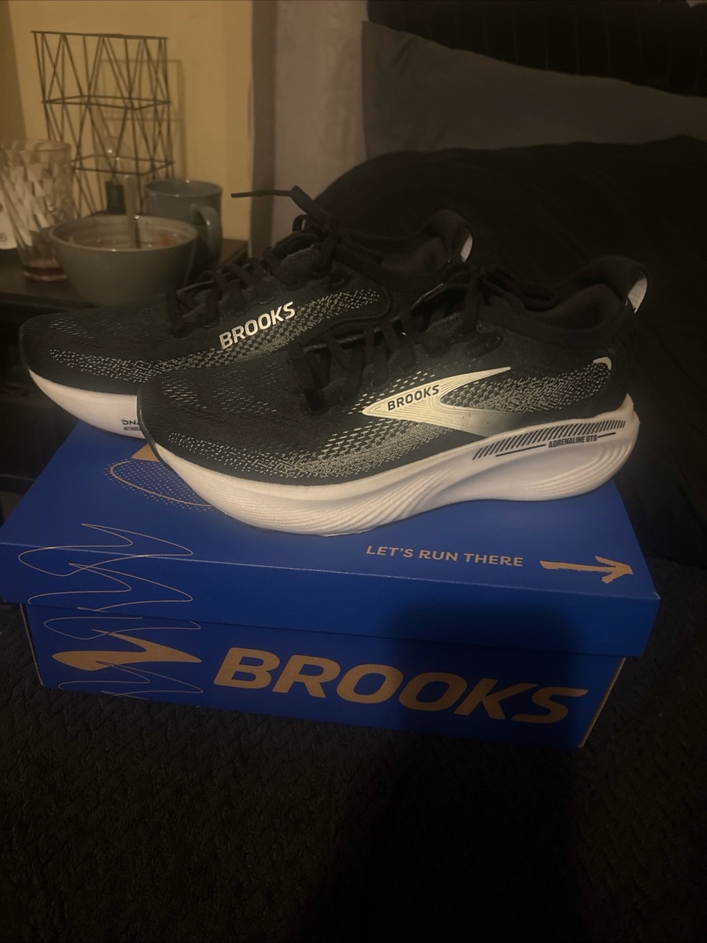 Women’s Adrenaline GTS 25’s - new in box